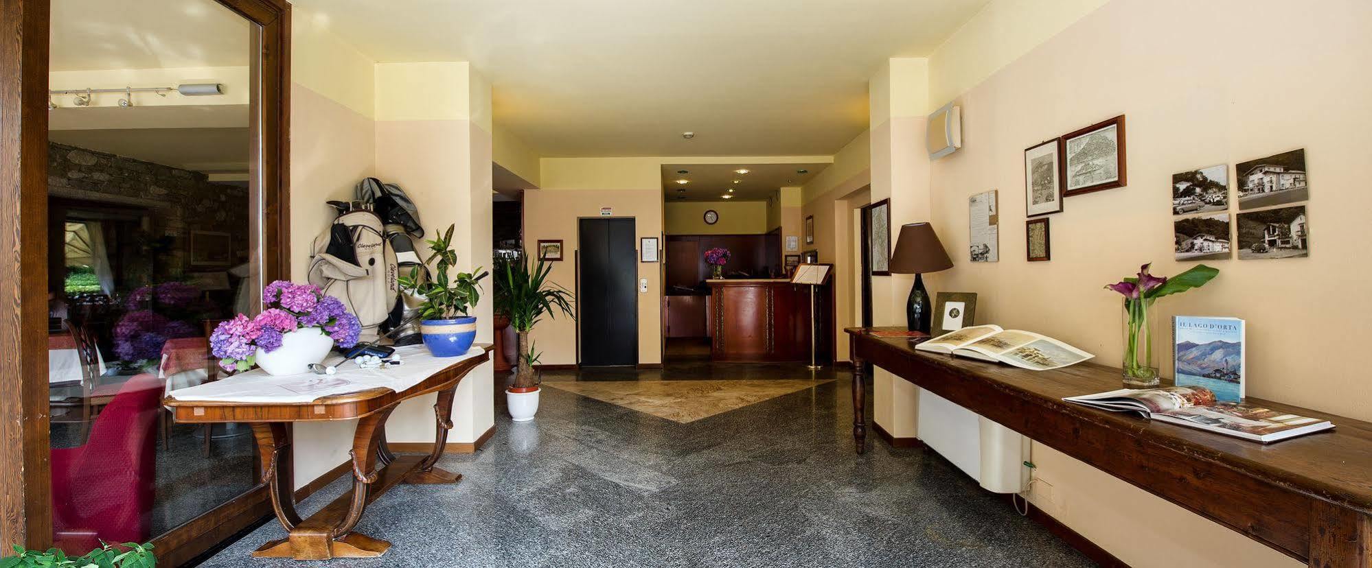 Hotel & Residence La Sibilla Cusiana Pettenasco Exterior photo